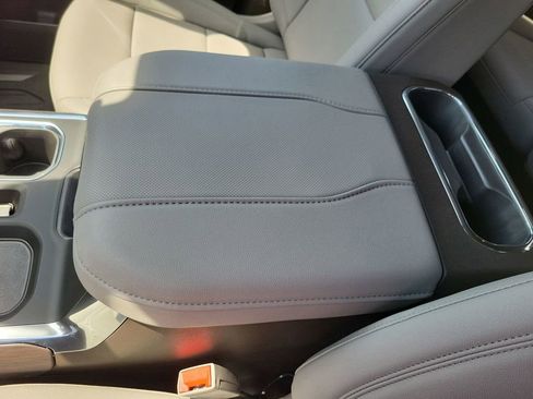 New 2026 GMC Sierra 1500 SLT image 22