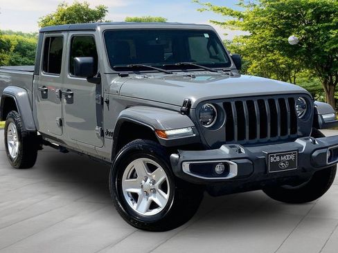 Used 2023 Jeep Gladiator Sport AWD/4WD image 3