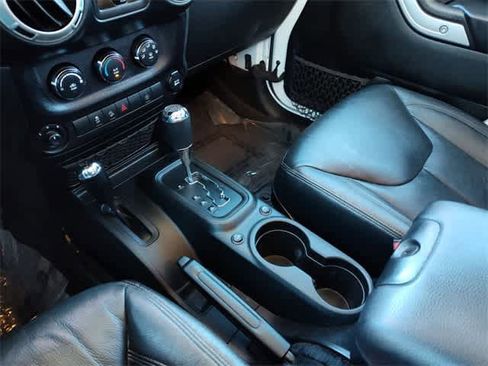 Used 2017 Jeep Wrangler Unlimited Sahara w/ Connectivity Group image 24