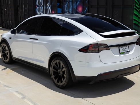 Used 2022 Tesla Model X AWD/4WD image 9