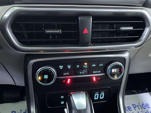 Used 2021 Ford EcoSport SE image 23