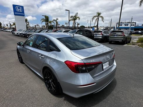 Used 2024 Honda Civic Sport image 6
