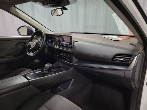 Used 2022 Nissan Rogue S FWD image 25