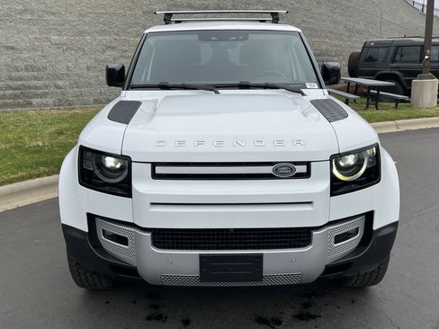 Used 2025 Land Rover Defender 90 S image 10