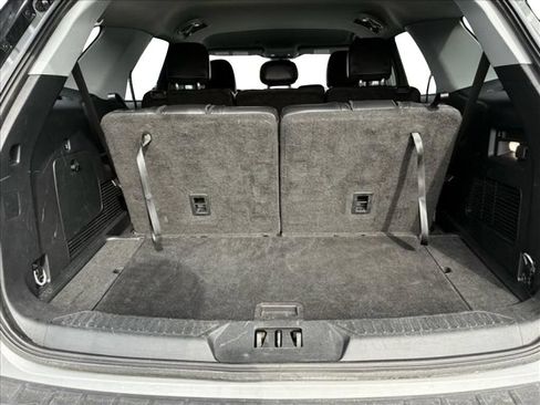 Used 2023 Ford Explorer XLT w/ Equipment Group 202A RWD image 8