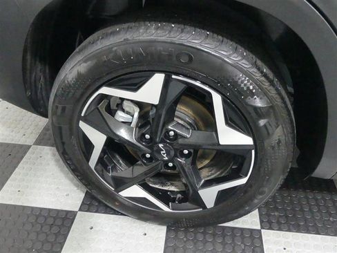 Used 2025 Kia Seltos S image 17