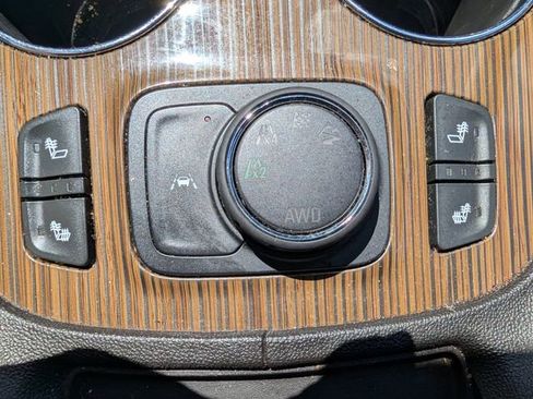 Used 2023 GMC Acadia SLE w/ Driver Convenience Package AWD/4WD image 31