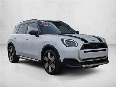 Used 2025 MINI Cooper Countryman S w/ Comfort Package Max image 3