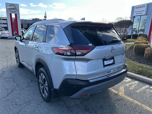 Certified 2022 Nissan Rogue SV w/ SV Premium Package image 6
