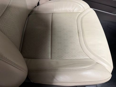 Used 2020 Ford Explorer Platinum w/ Premium Technology Package AWD/4WD image 32