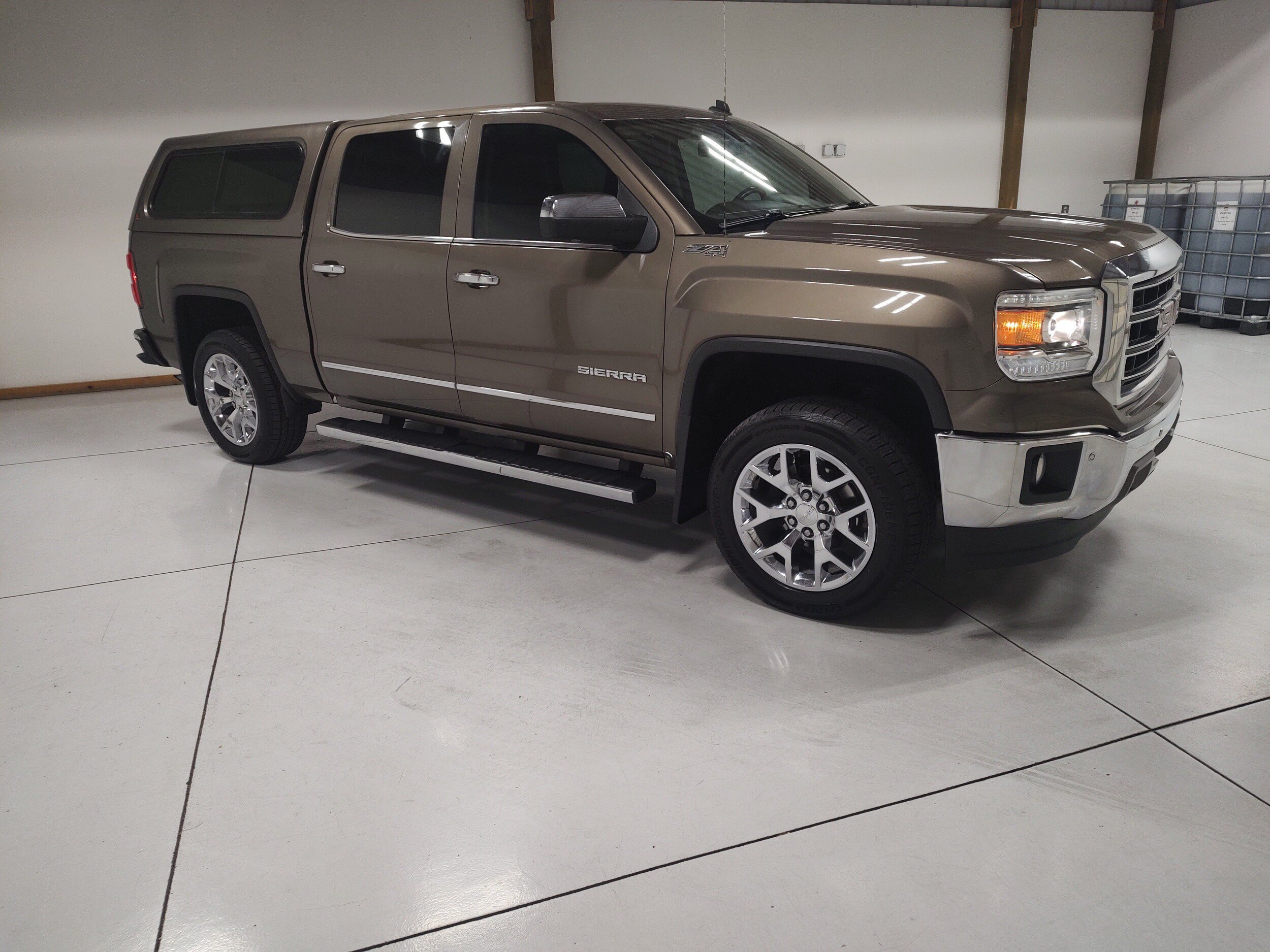 Used 2014 GMC Sierra 1500 SLT w/ SLT Crew Cab Value Package AWD/4WD image 2