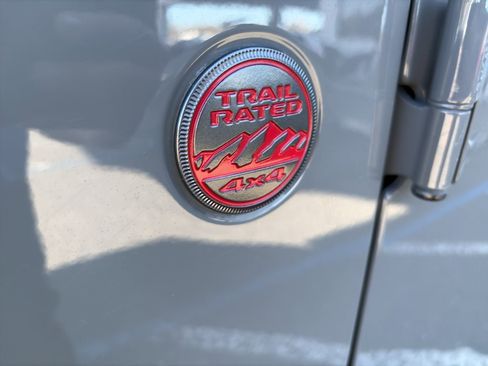 Used 2021 Jeep Gladiator Rubicon image 4