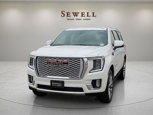Used 2021 GMC Yukon Denali w/ Denali Premium Package AWD/4WD image 1