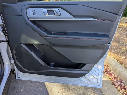 New 2026 Ford Explorer ST-Line w/ ST-Line Street Pack image 38