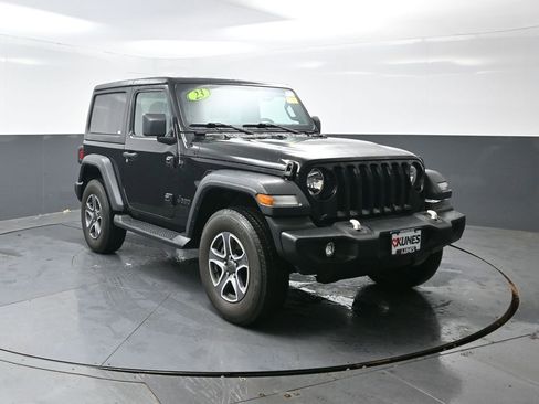 Used 2023 Jeep Wrangler Sport S image 6
