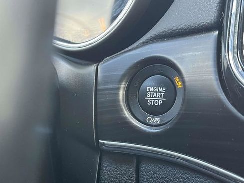 Used 2022 Jeep Grand Cherokee Limited image 35