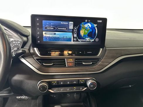 Used 2023 Nissan Altima 2.5 SV w/ SV Premium Package image 21