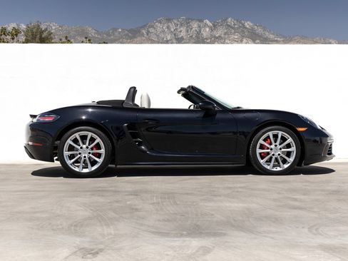 Certified 2025 Porsche 718 Boxster S RWD image 8