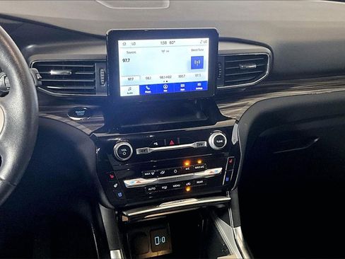 Certified 2024 Ford Explorer Limited image 5