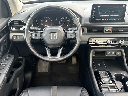Certified 2023 Honda Pilot Touring image 19