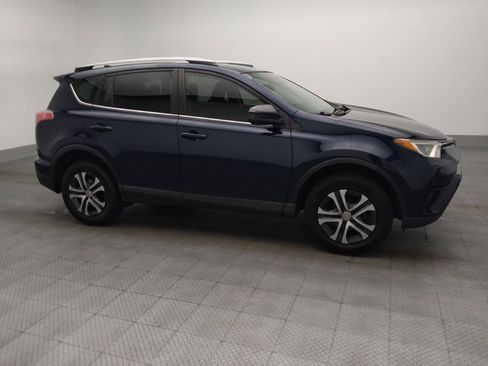 Used 2018 Toyota RAV4 LE FWD image 11