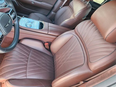 Used 2023 Genesis G90 3.5T image 9