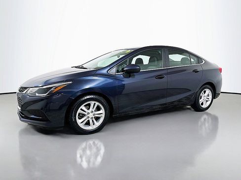 Used 2016 Chevrolet Cruze LT image 3