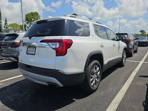 Used 2021 GMC Acadia SLT w/ Technology Package FWD image 17