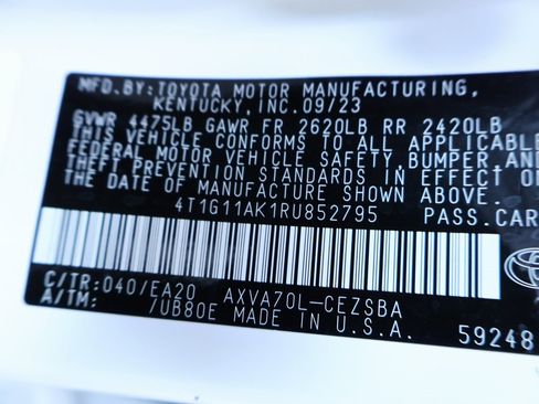 Used 2024 Toyota Camry SE image 37