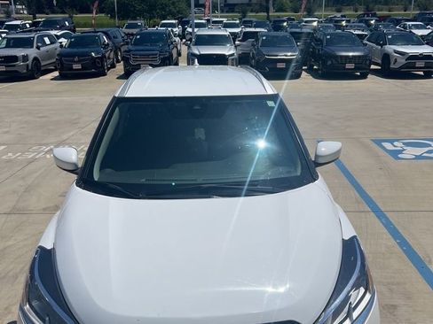 Used 2021 Nissan Kicks SV FWD image 4