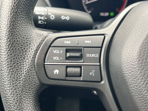 Used 2025 Honda HR-V LX image 9