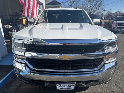 Used 2017 Chevrolet Silverado 1500 LT w/ All Star Edition image 9