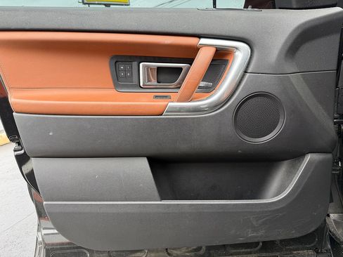 Used 2017 Land Rover Discovery Sport HSE Luxury image 9