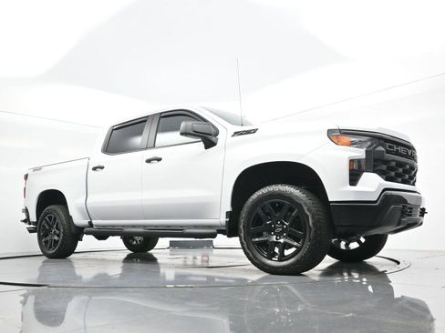 Used 2025 Chevrolet Silverado 1500 Custom Trail Boss w/ Turbomax Blackout Package AWD/4WD image 41