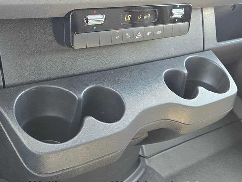 Used 2025 Mercedes-Benz Sprinter 2500 image 35