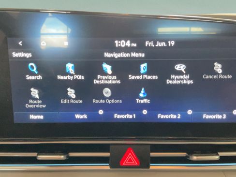 Used 2024 Hyundai Elantra Limited FWD image 17