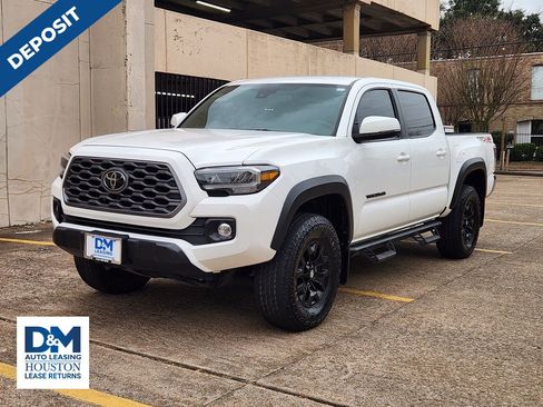 Used 2023 Toyota Tacoma TRD Off-Road image 3