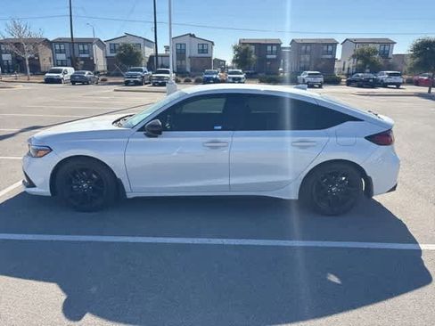 Used 2023 Honda Civic Sport image 2