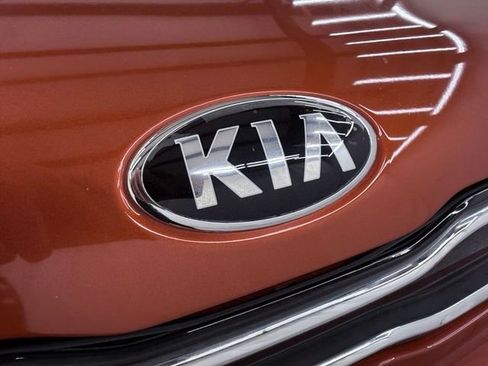 Used 2018 Kia Soul ! w/ Tech Package FWD image 12