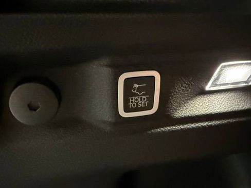 New 2025 Jeep Grand Cherokee L Limited image 10