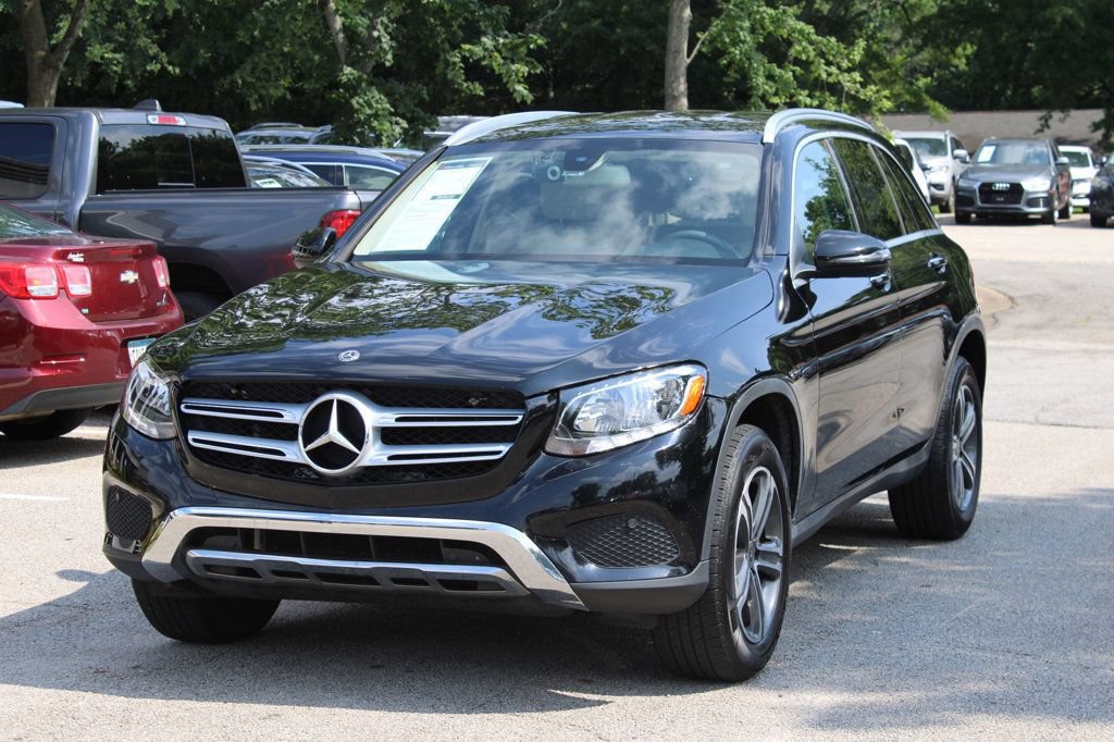 Used 2019 Mercedes-Benz GLC 300 4MATIC image 3