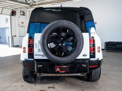 Used 2023 Land Rover Defender 110 X-Dynamic SE image 7