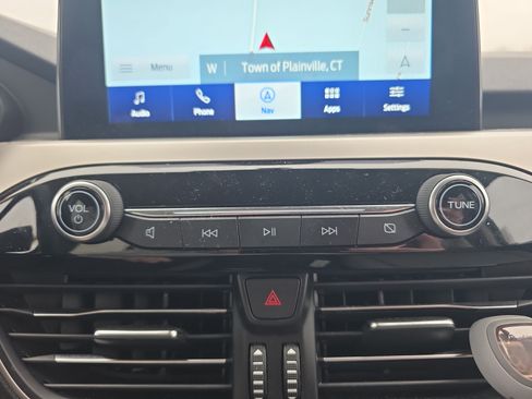 Used 2020 Ford Escape SE image 39