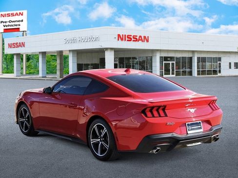 Used 2024 Ford Mustang Premium image 3