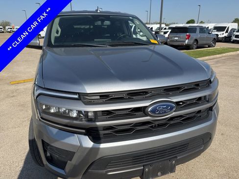 Used 2022 Ford Expedition Max XLT image 2