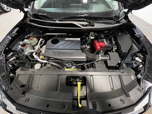 Used 2025 Nissan Rogue SV FWD image 25