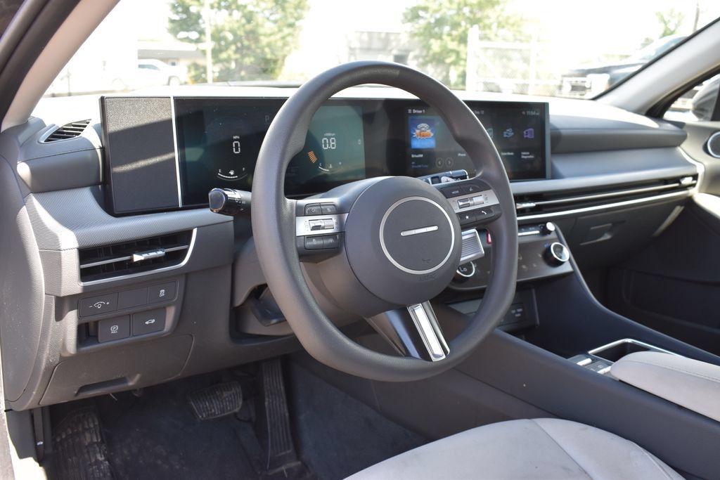 Used 2025 Hyundai Sonata SEL FWD image 9
