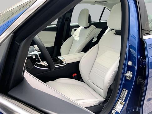 New 2026 Mercedes-Benz C 300 4MATIC Sedan image 17