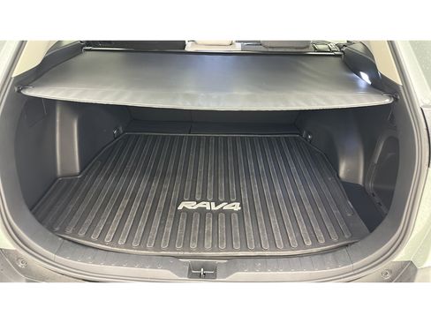 Used 2021 Toyota RAV4 XLE w/ Convenience Package AWD/4WD image 26