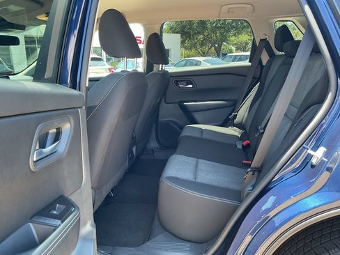 Used 2025 Nissan Rogue SV FWD image 13